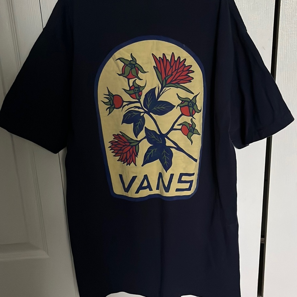 navy blue vans t-shirt